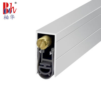 Le guarnizioni inferiori automatiche di goccia giù per la porta di legno completamente riguardano le strisce di gomma del silicone