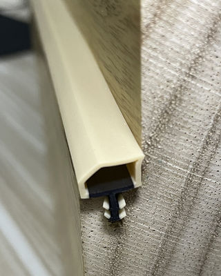 La gomma gialla del TPE della coestrusione del nastro di tenuta di legno dei sigilli alla porta applica guarnizione di tenuta a