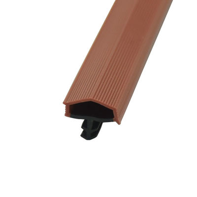 Il sigillo alla porta di legno di colore marrone-rosso spoglia il nastro di tenuta della porta del TPE Weatherstripings 12*5mm