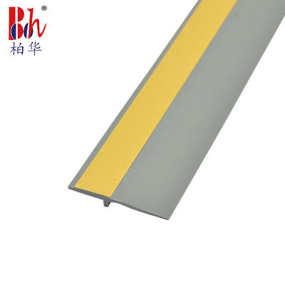 le lacune di 30mm innaffiano la striscia inferiore Gray Color della guarnizione della porta della prova