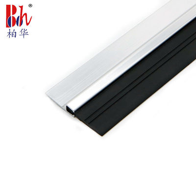 La vite ha riparato la striscia inferiore della guarnizione della porta di altezza di 43mm con la gomma del PVC